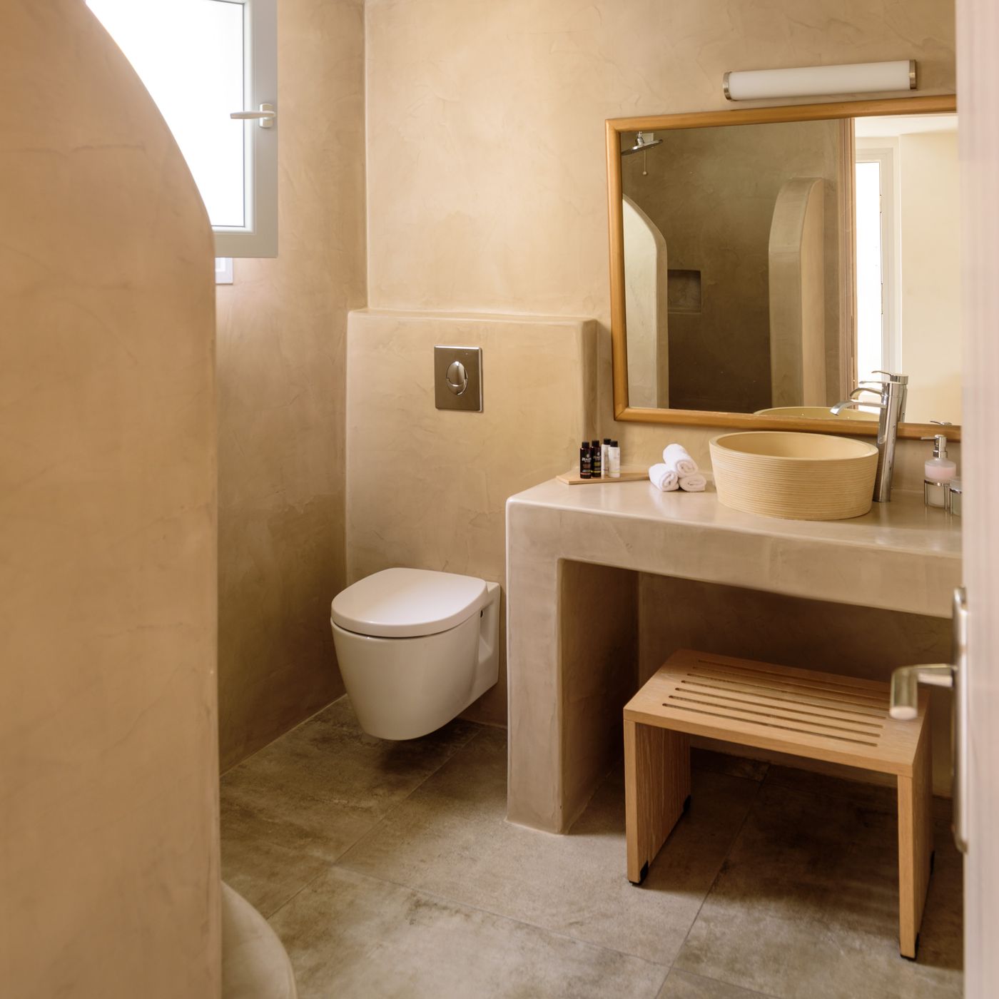 Aliter-Suites-Room-37