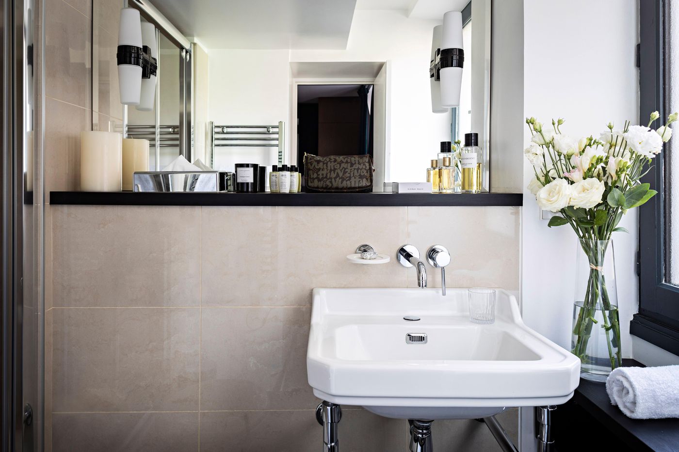 Holiday-Inn-Paris-Palais-de-lElysee-Room-28