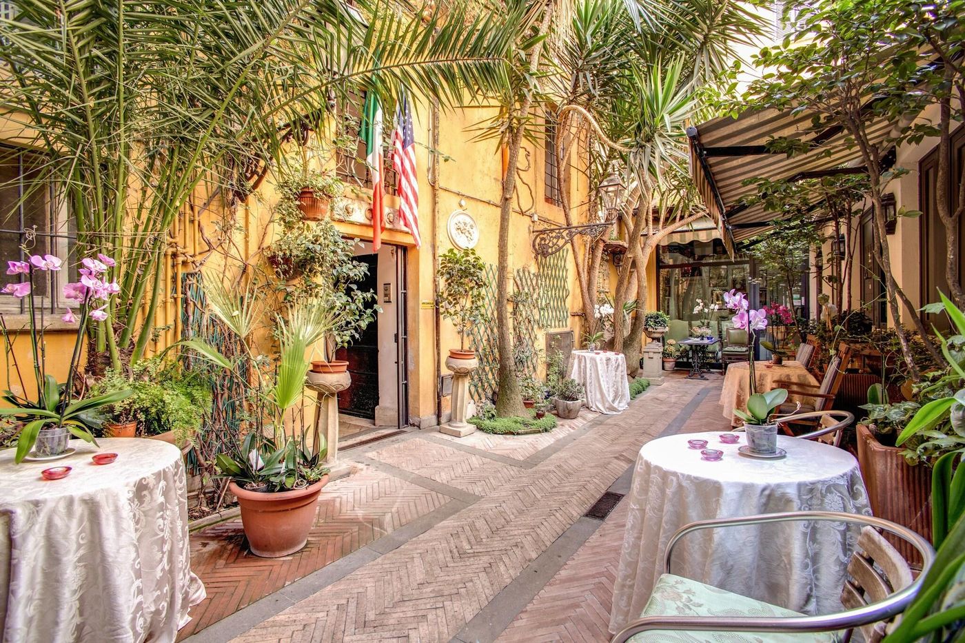 Navona Gallery Garden Suites-Italy-Rome -General view-4