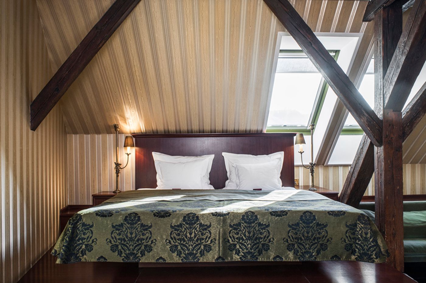 Gerloczy-Boutique-Hotel-Room-10