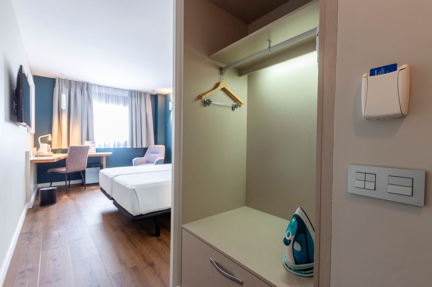 Travelodge-Malaga-Aeropuerto-Room-37