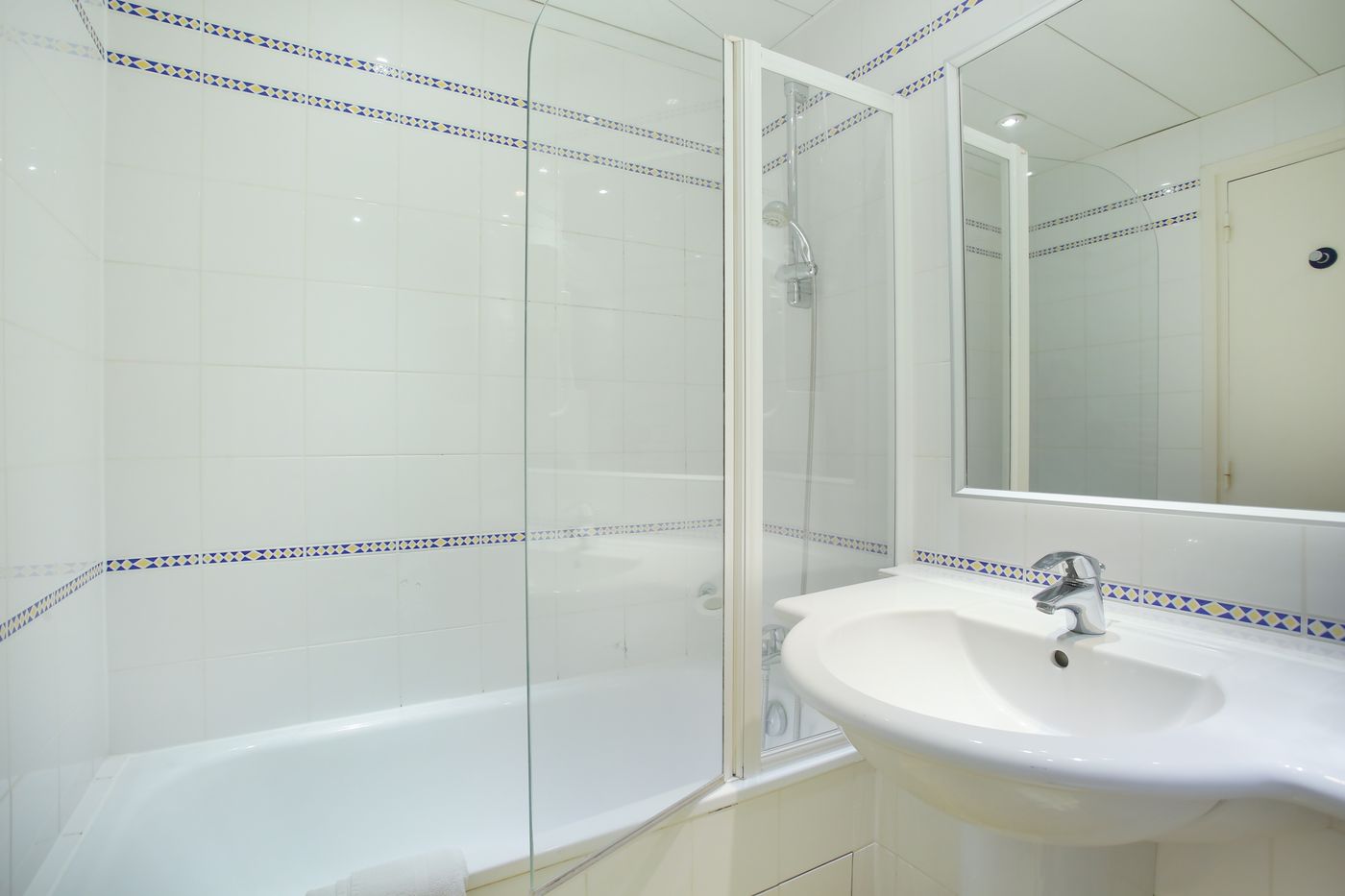 Lautrec-Opera-Room-30