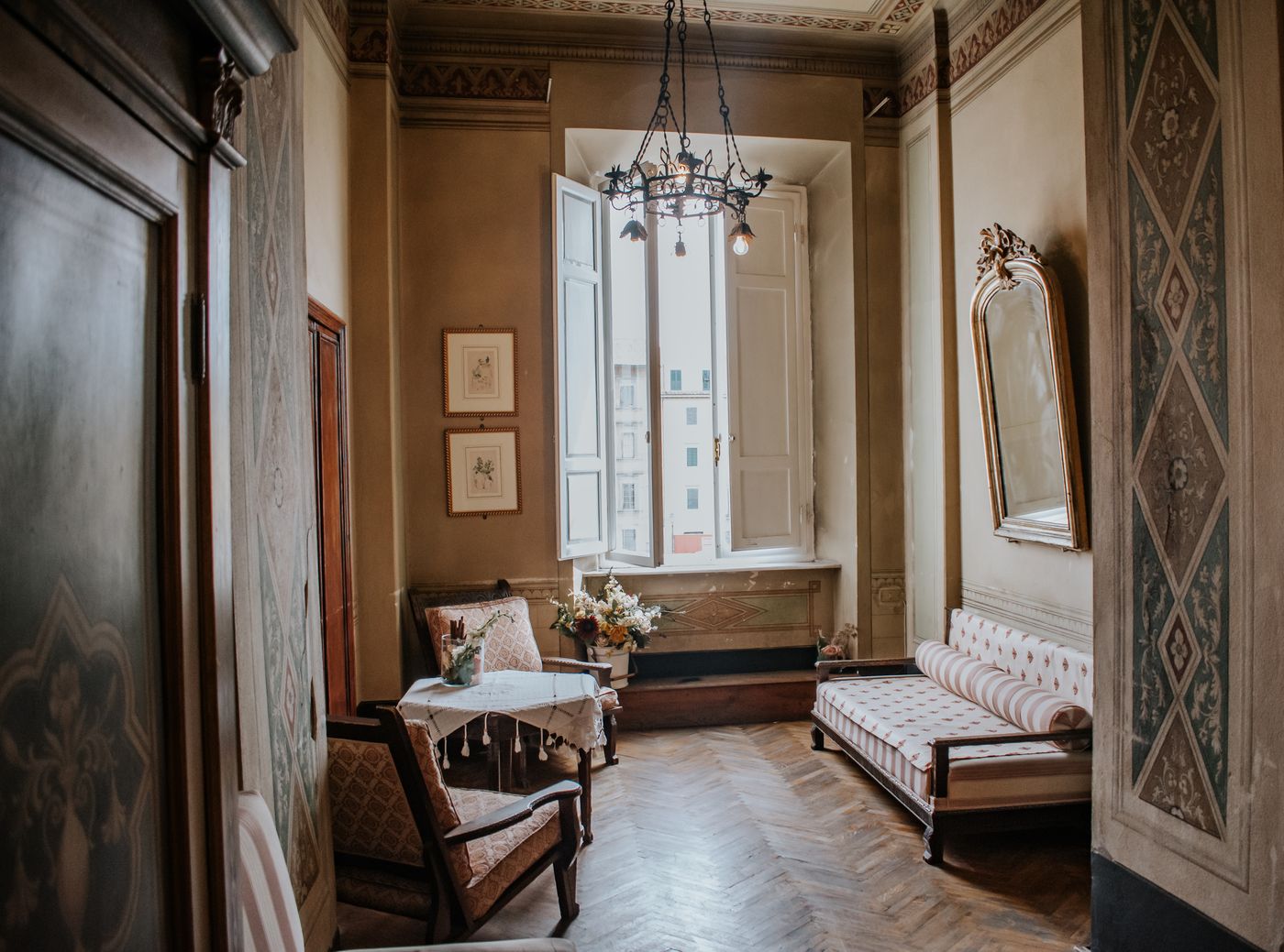 Royal-Victoria-Hotel-Room-7