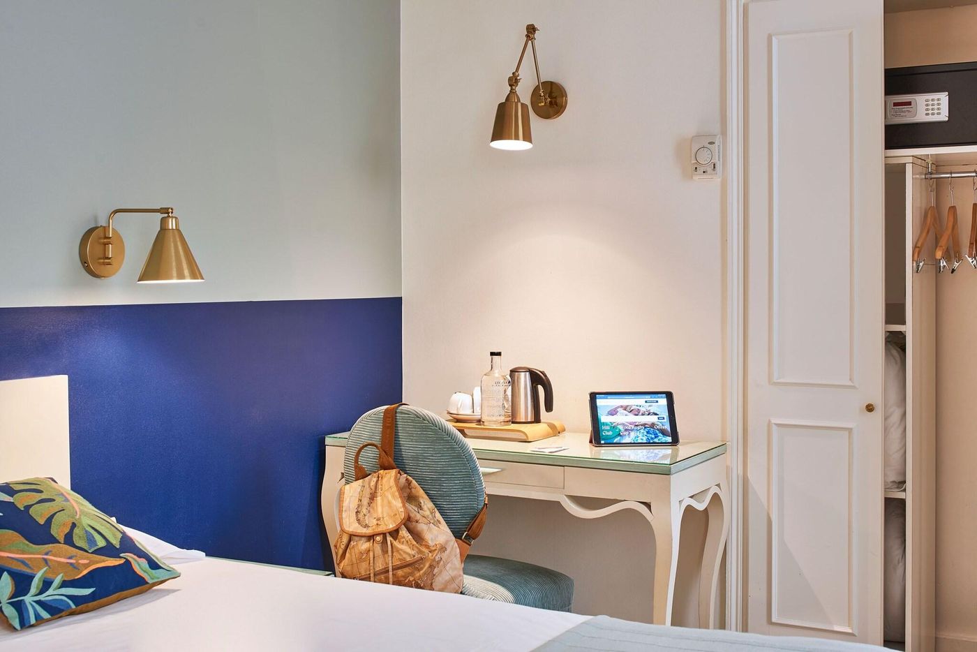 Hotel-Saint-Ferdinand-by-HappyCulture-Room-6