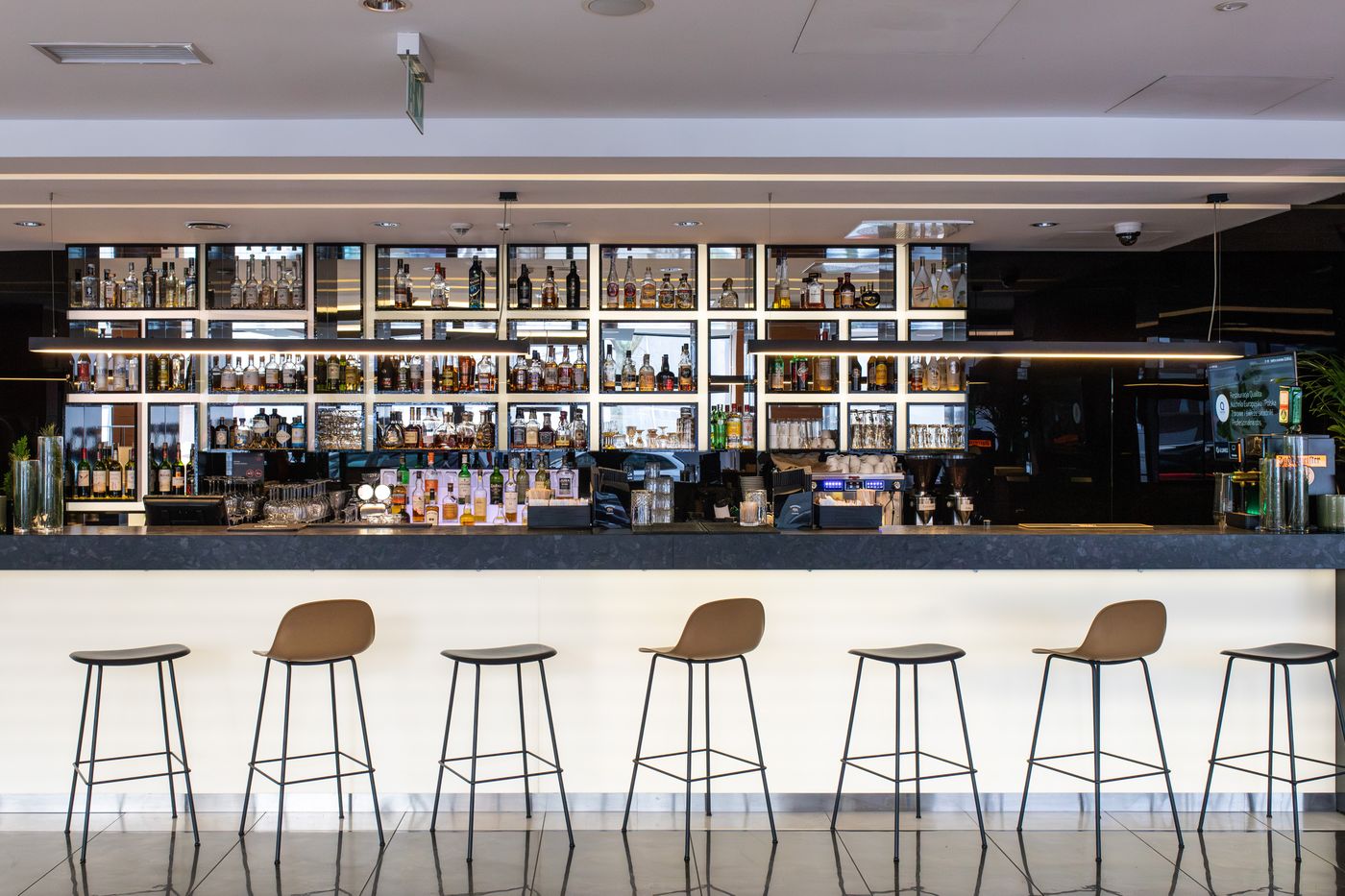 Q-Hotel-Plus-Krakow-Bar-6