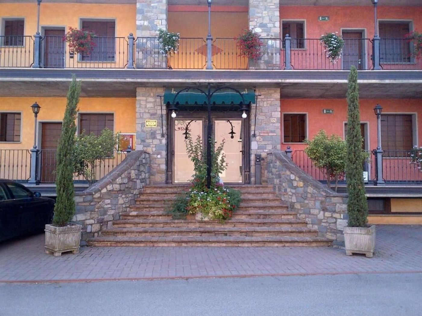 Albergo La Piana-Italy-GHEDI-General view-8