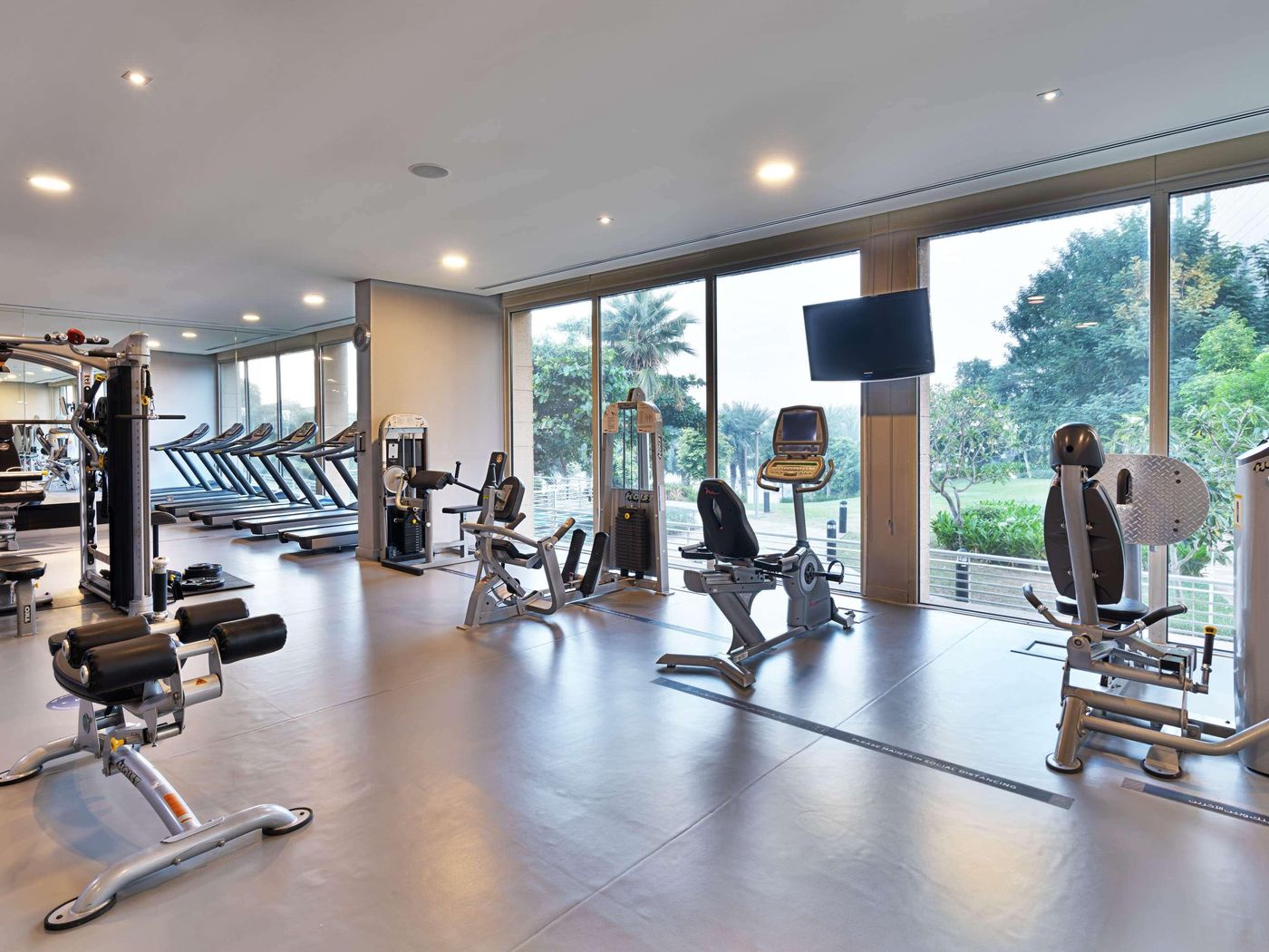 Rixos-The-Palm-Hotel-and-Suites-Sports-and-Entertainment-74