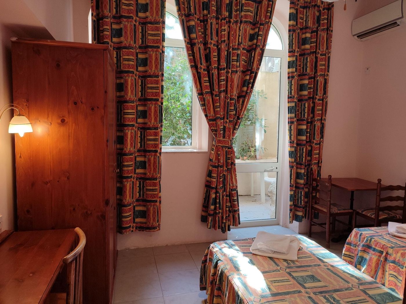 Sprachcaffe-International-Aparthotel-Pembroke-Room-43