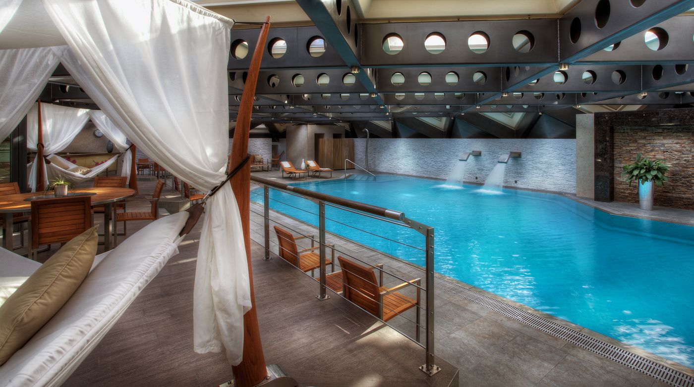 Grand-Kempinski-Pool-56