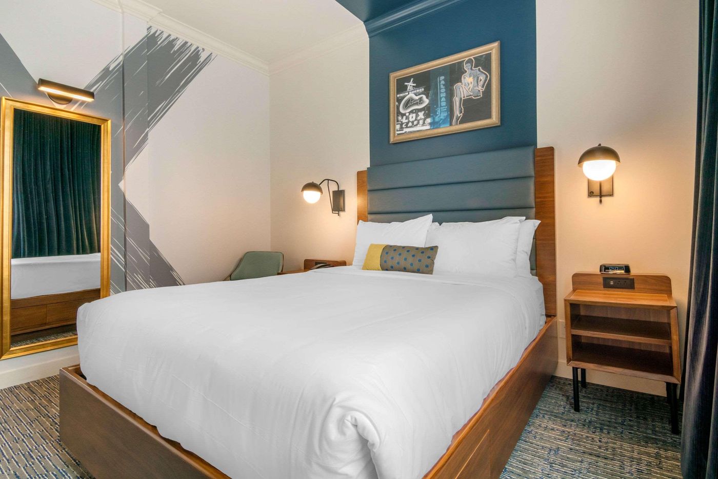 Hotel-Belmont-Vancouver-MGallery-Room-36