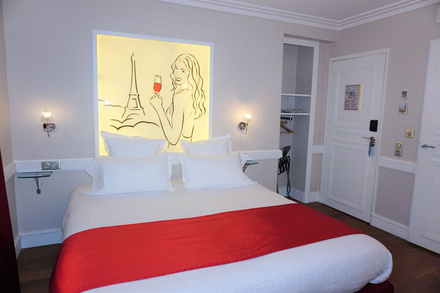 Hotel-Sleeping-Belle-Room-24