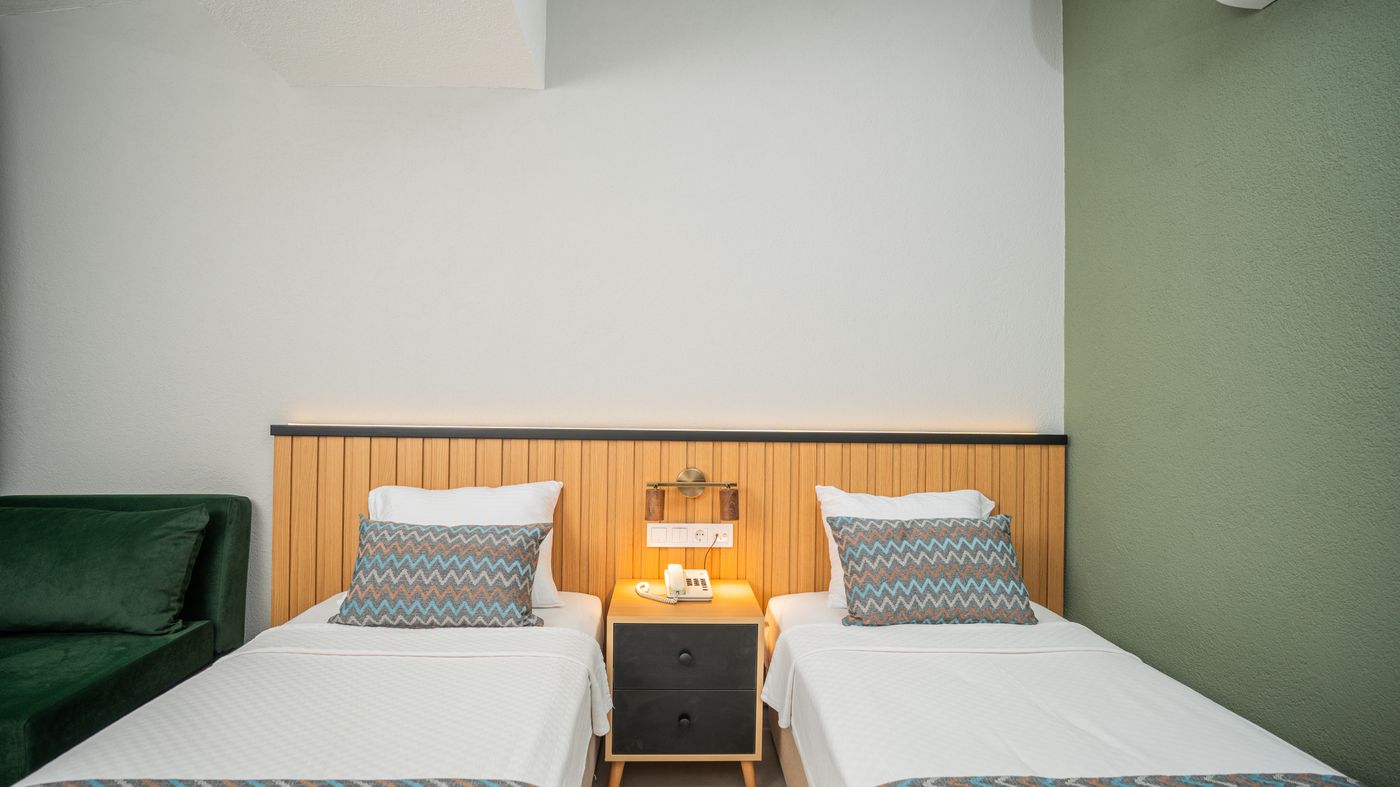 Hotel-Karbel-Sun-Room-49