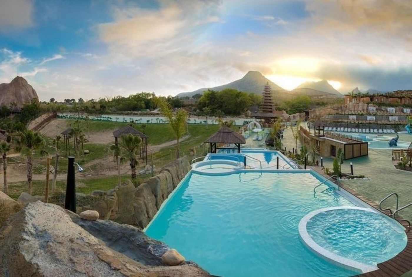 Magic Natura Animal Waterpark and Polynesian Lodge Resort