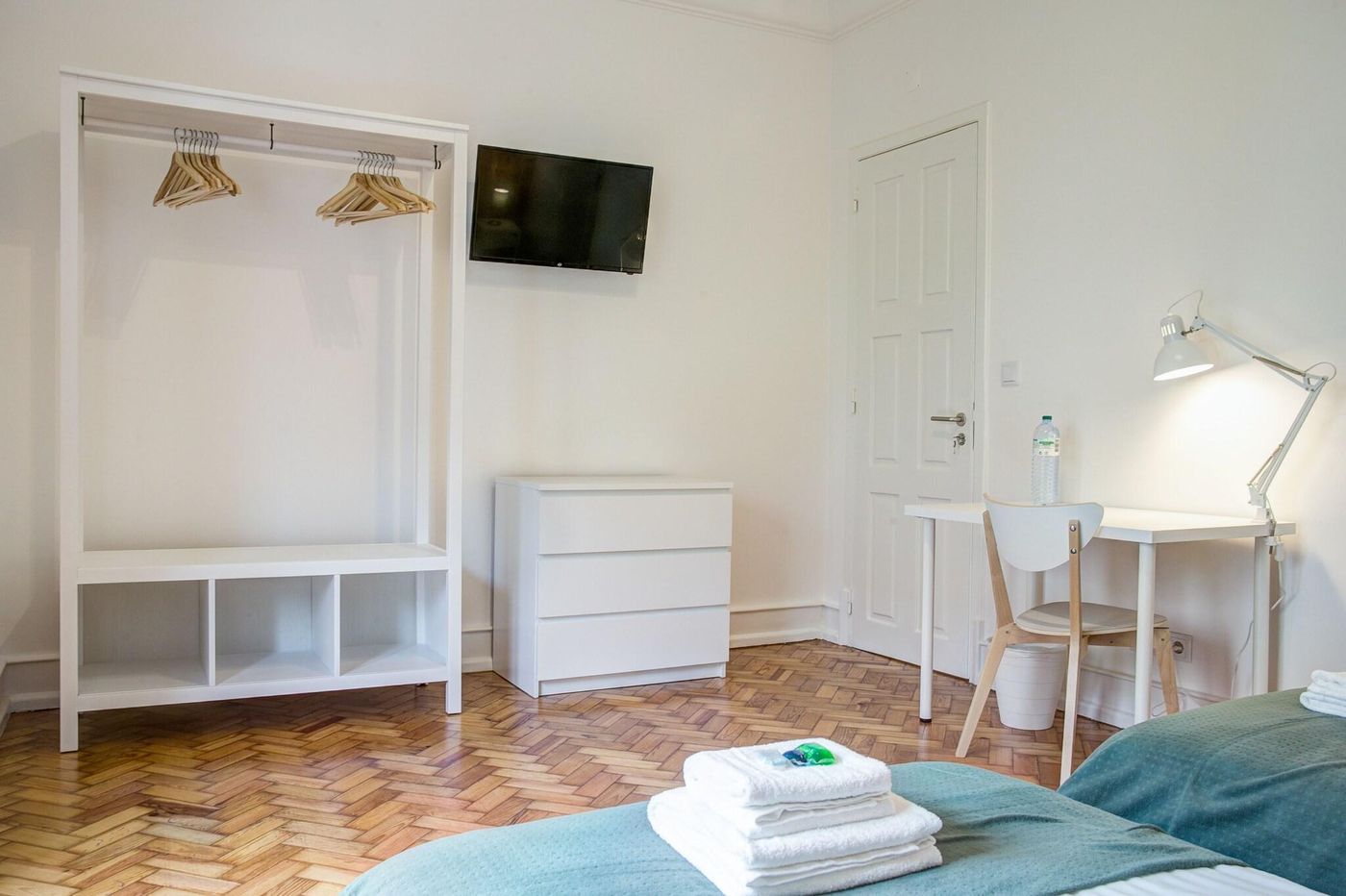 Home-Out-Rooms---Apartments-Room-66