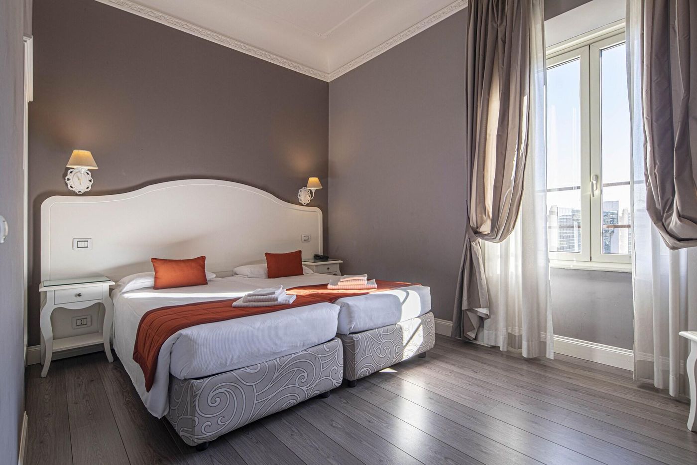 Domus-Castrense-Room-9