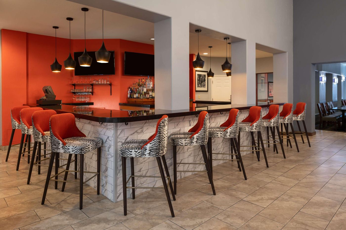 Hampton-Inn-Tropicana-Bar-5