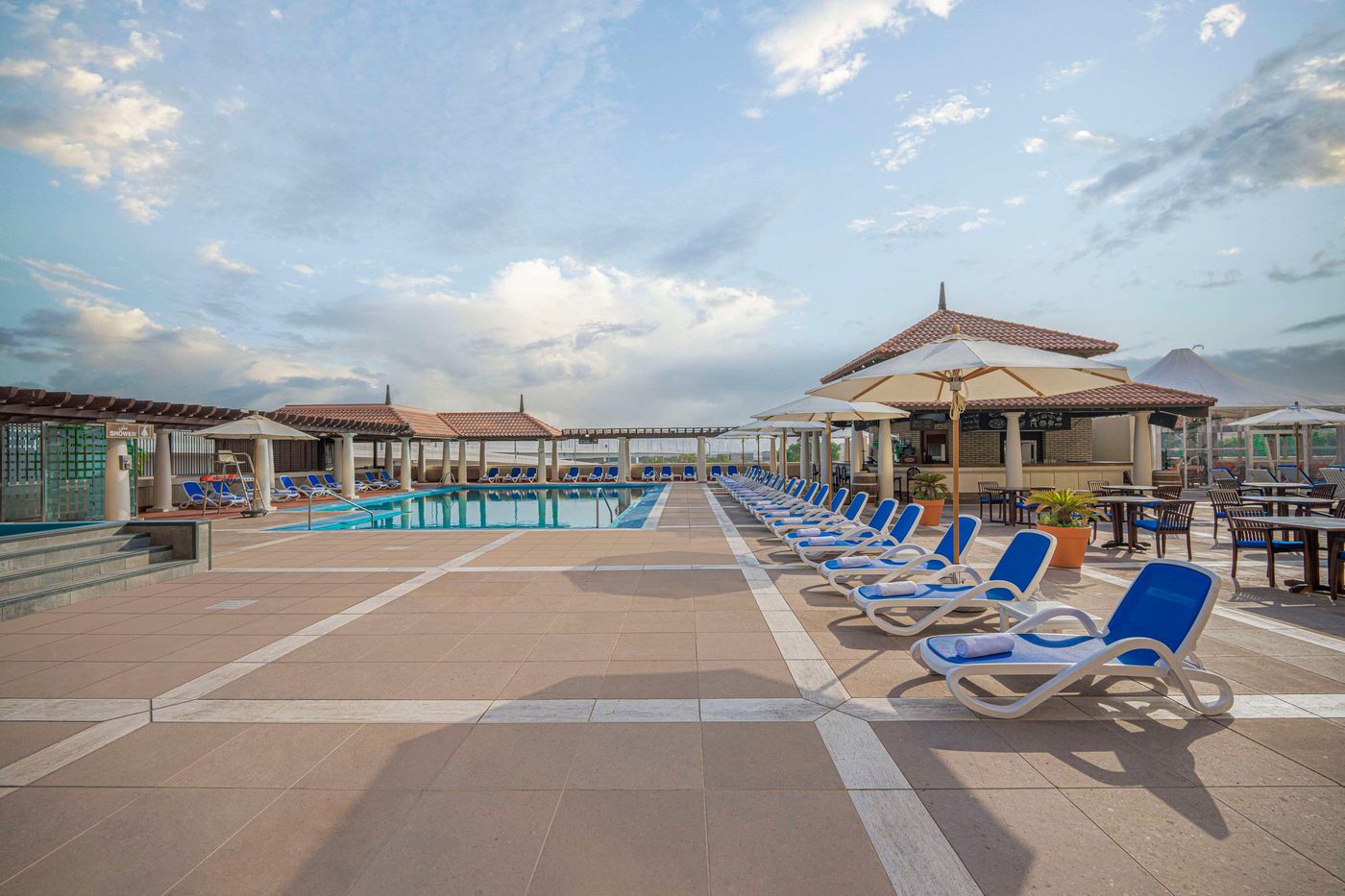 Hyatt-Regency-Dubai-Pool-5