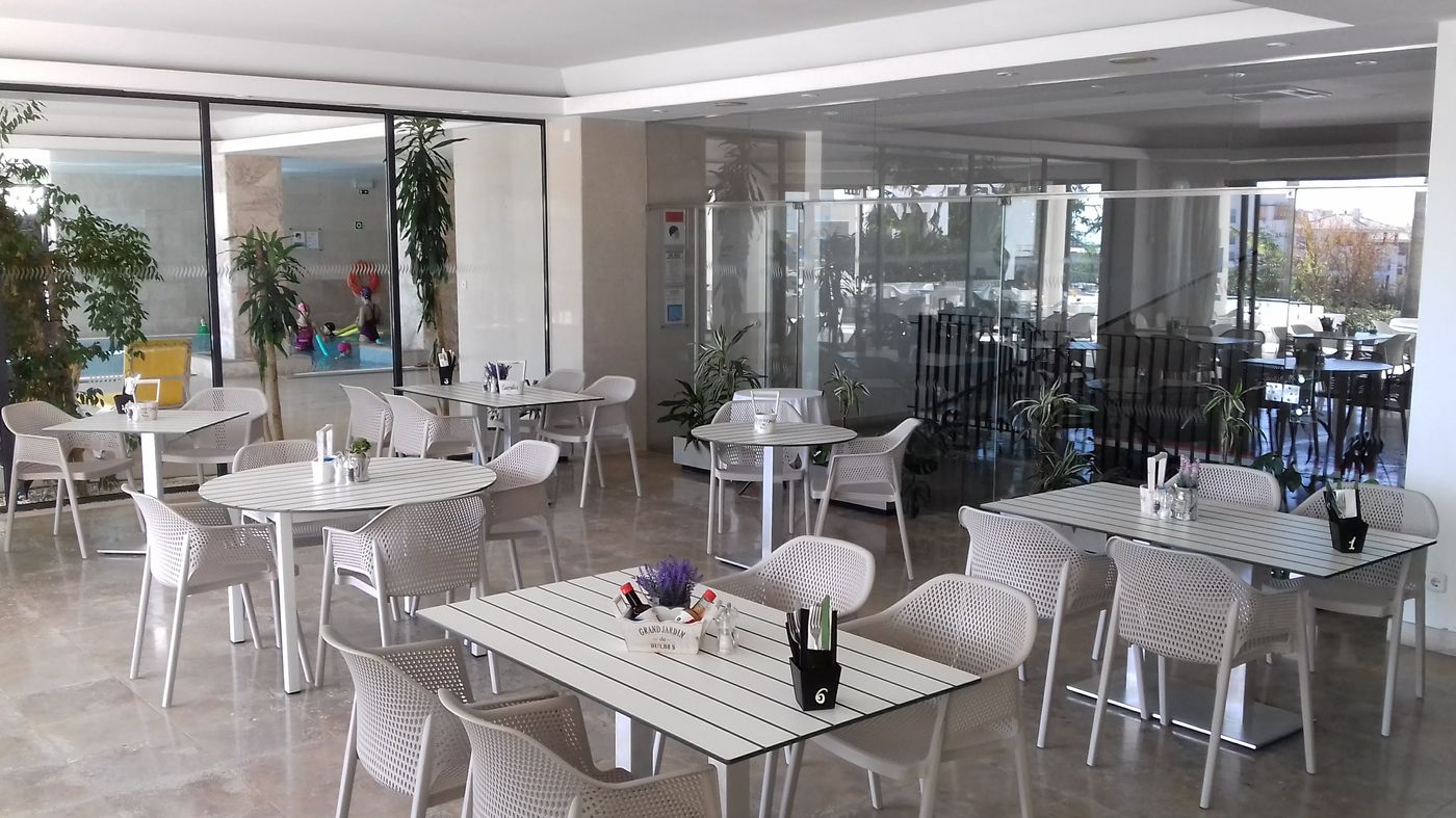 Vila-Petra-Terrace-47