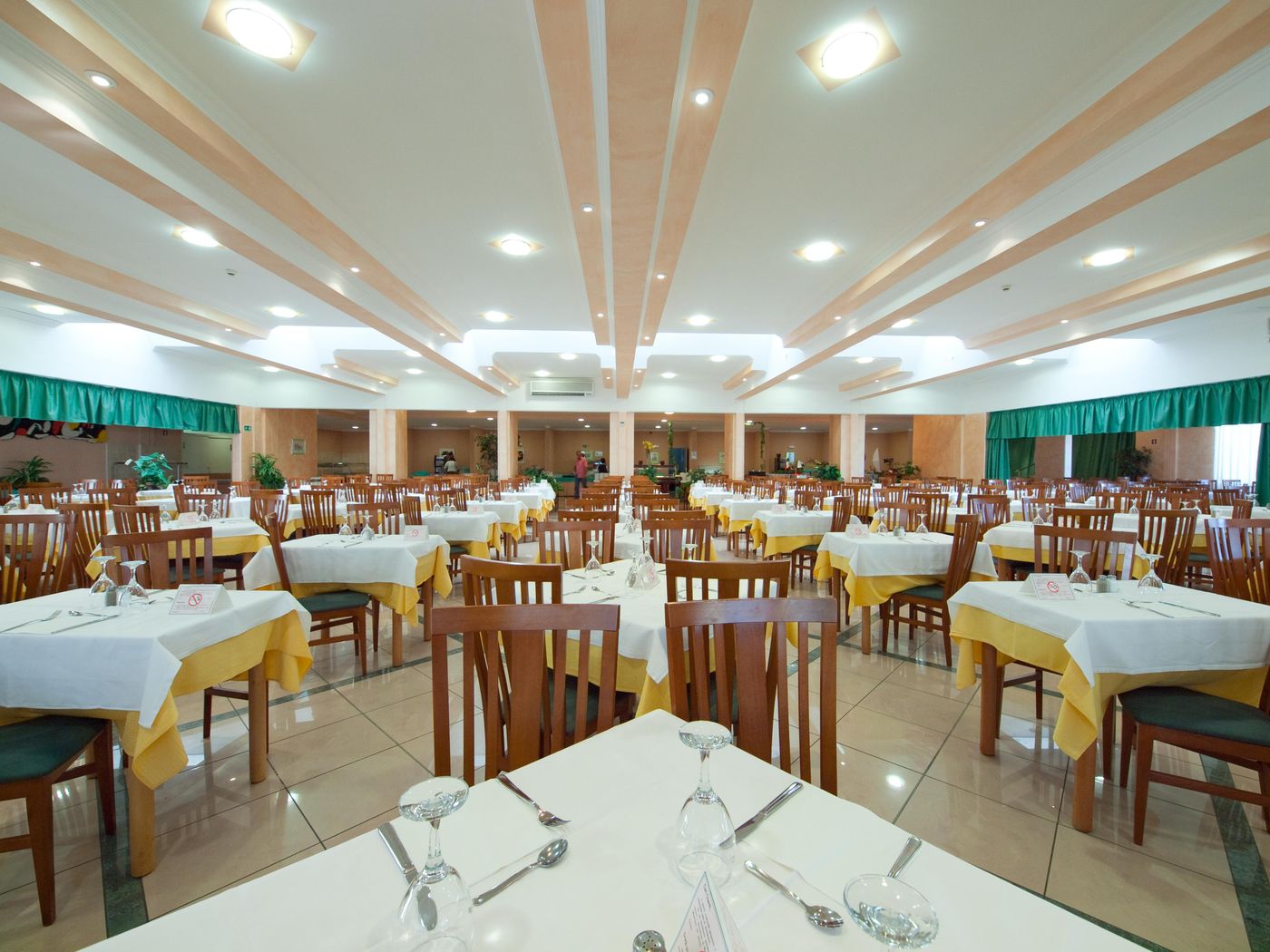 Hotel-Hedera-Restaurant-15