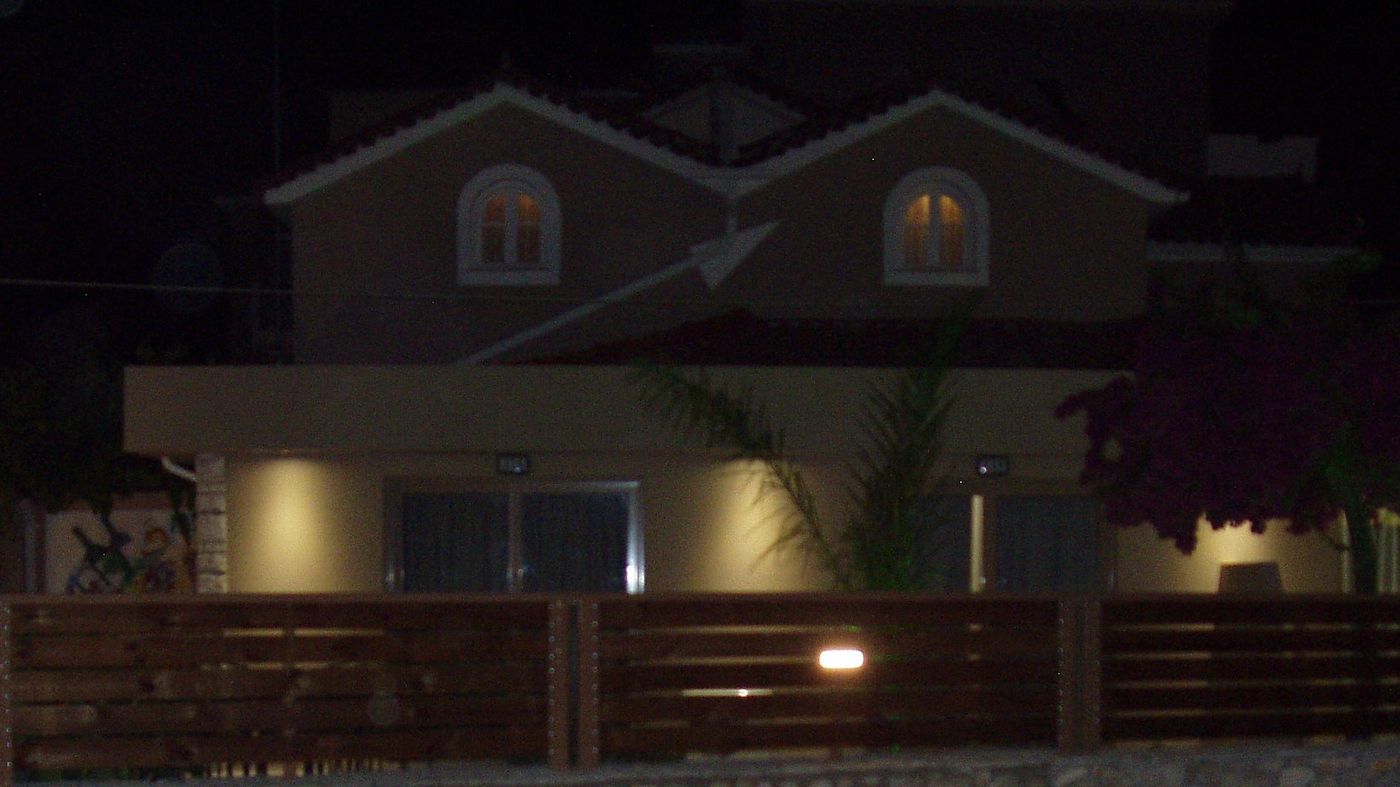 Paradise-Apartments-And-Studios-Room-27