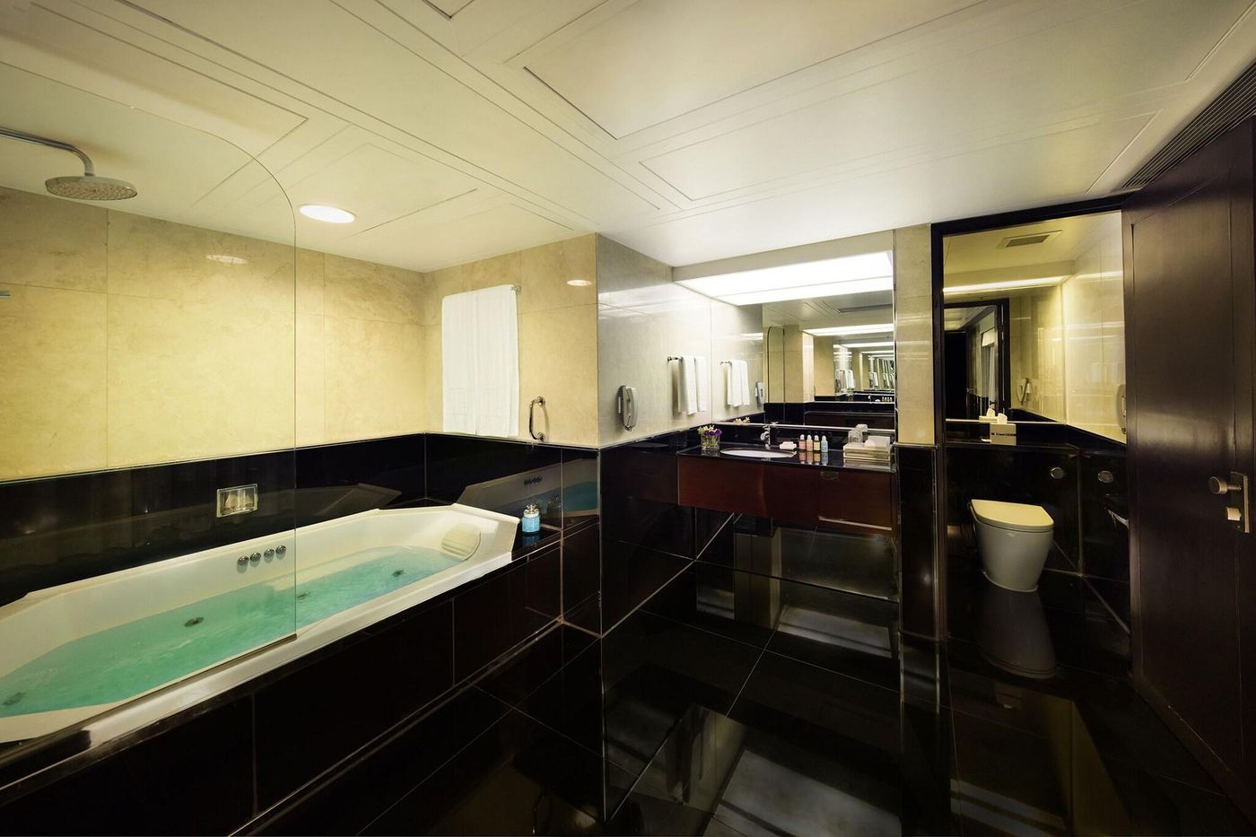 Regal-Kowloon-Room-26