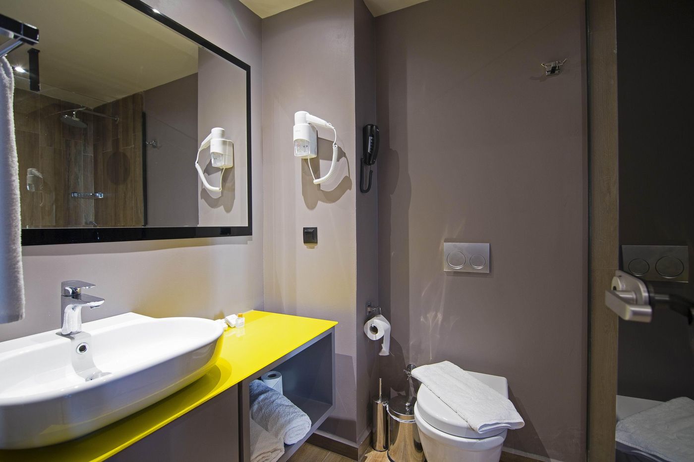 Mirage-World-Room-40