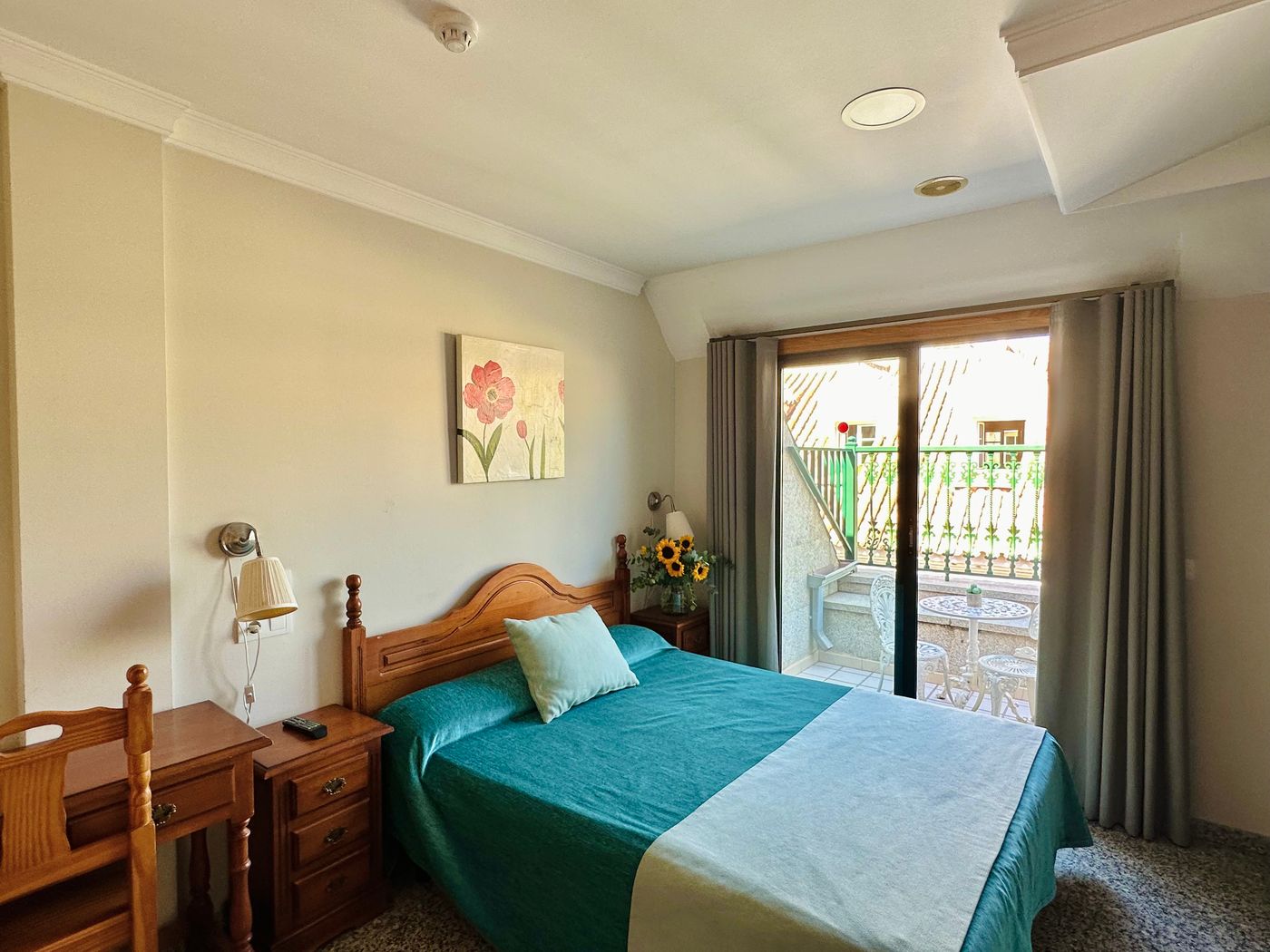 Hotel-Reyesol-Room-9