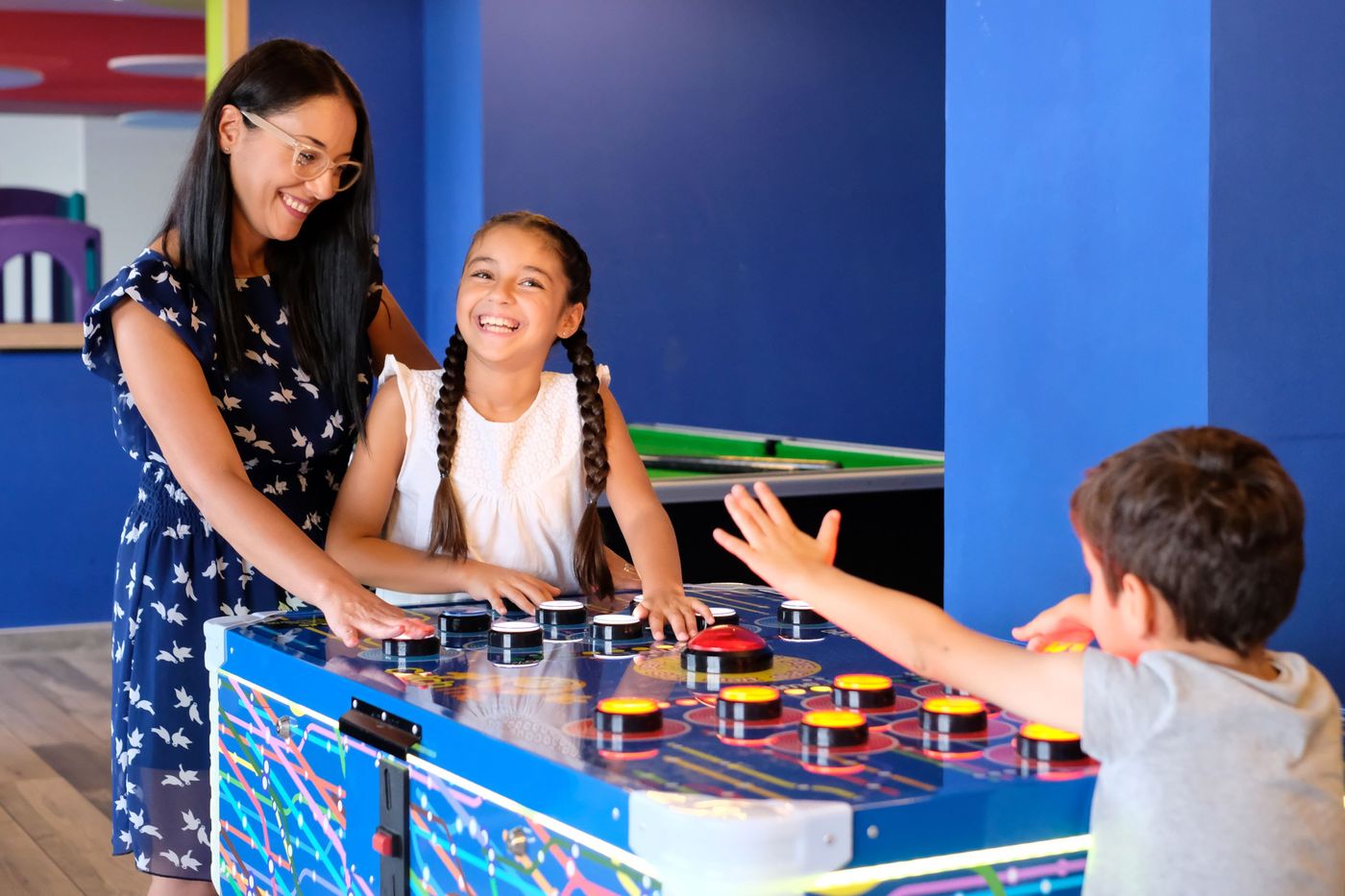 Paradise-Bay-Resort-Hotel-Sports-and-Entertainment-53