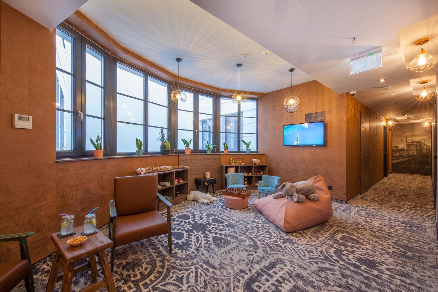 Hotel-Memories-OldTown-Sports-and-Entertainment-3