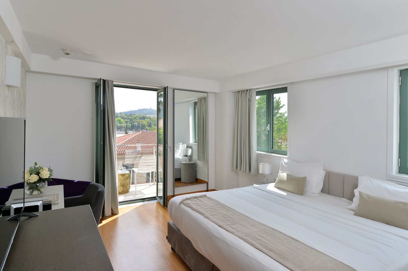 Athenaeum-Eridanus-Luxury-Hotel-Room-27