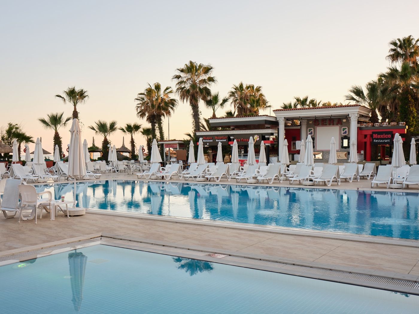 Club-Hotel-Sera-Pool-2