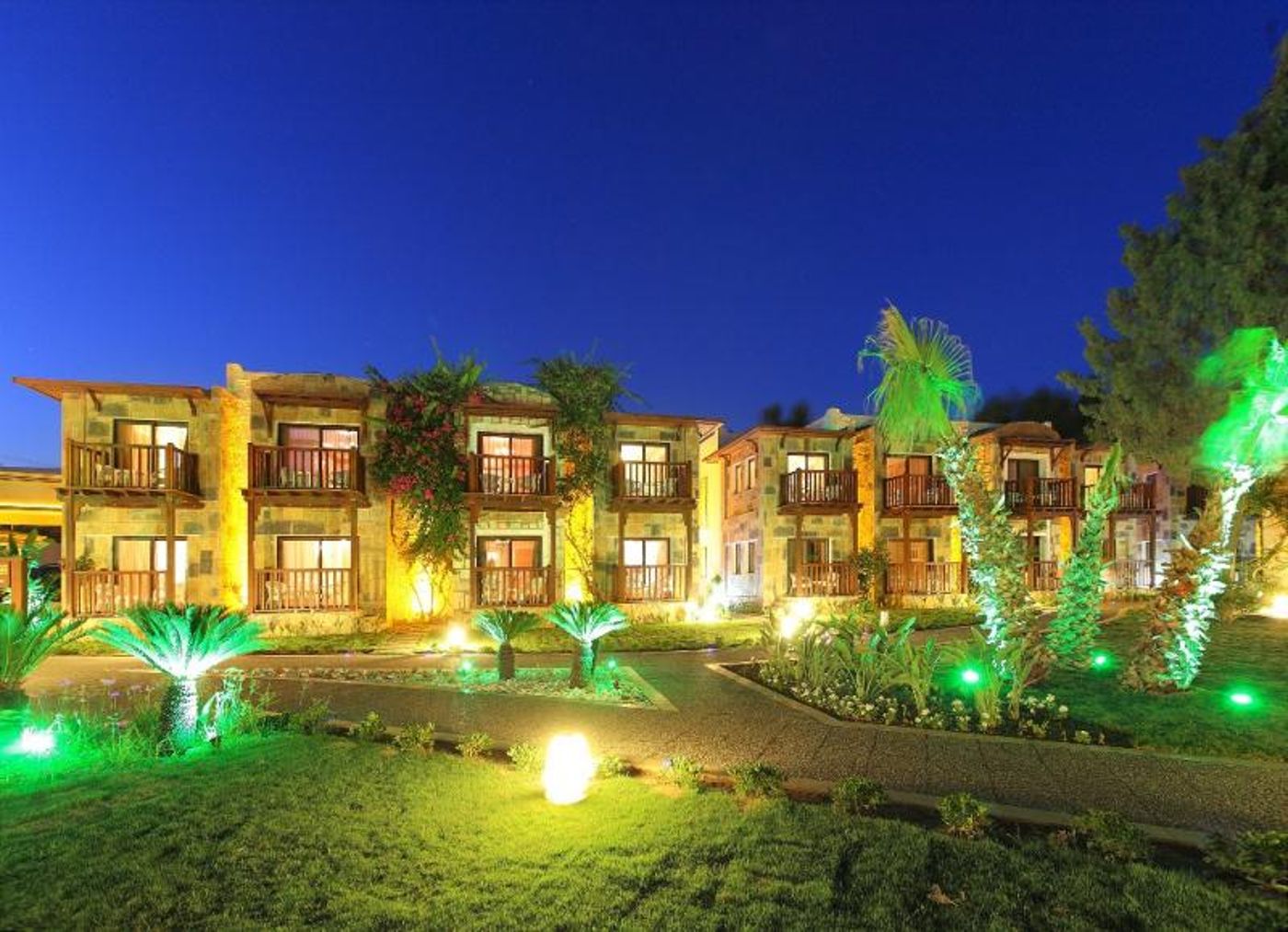 Camelot-Boutique---Beach-Spa-General-view-6