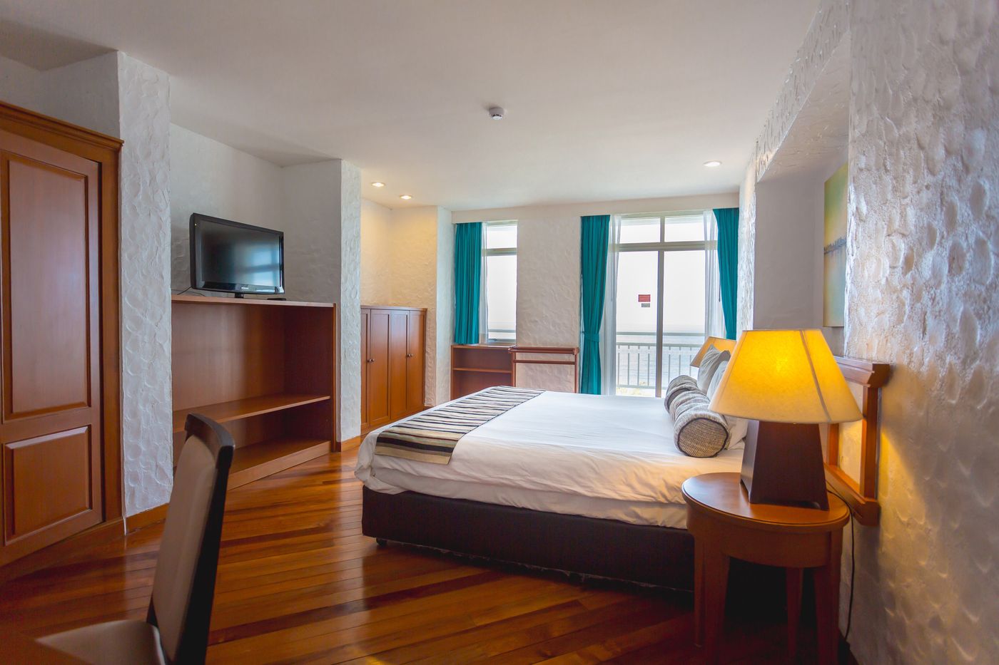 Waterfront-Suites-Phuket-by-Centara-Room-18