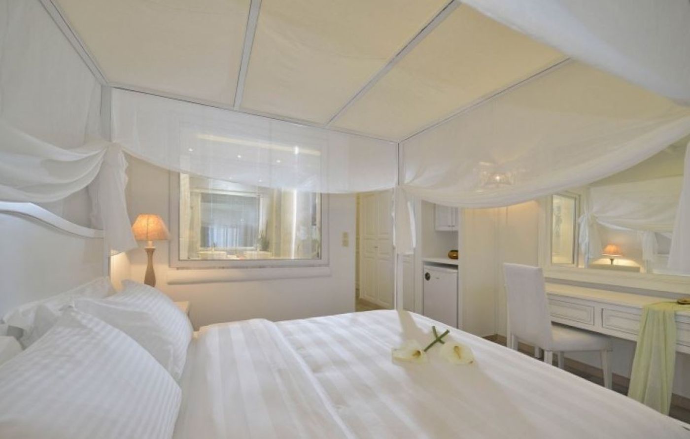 Petinos-Hotel-Room-47