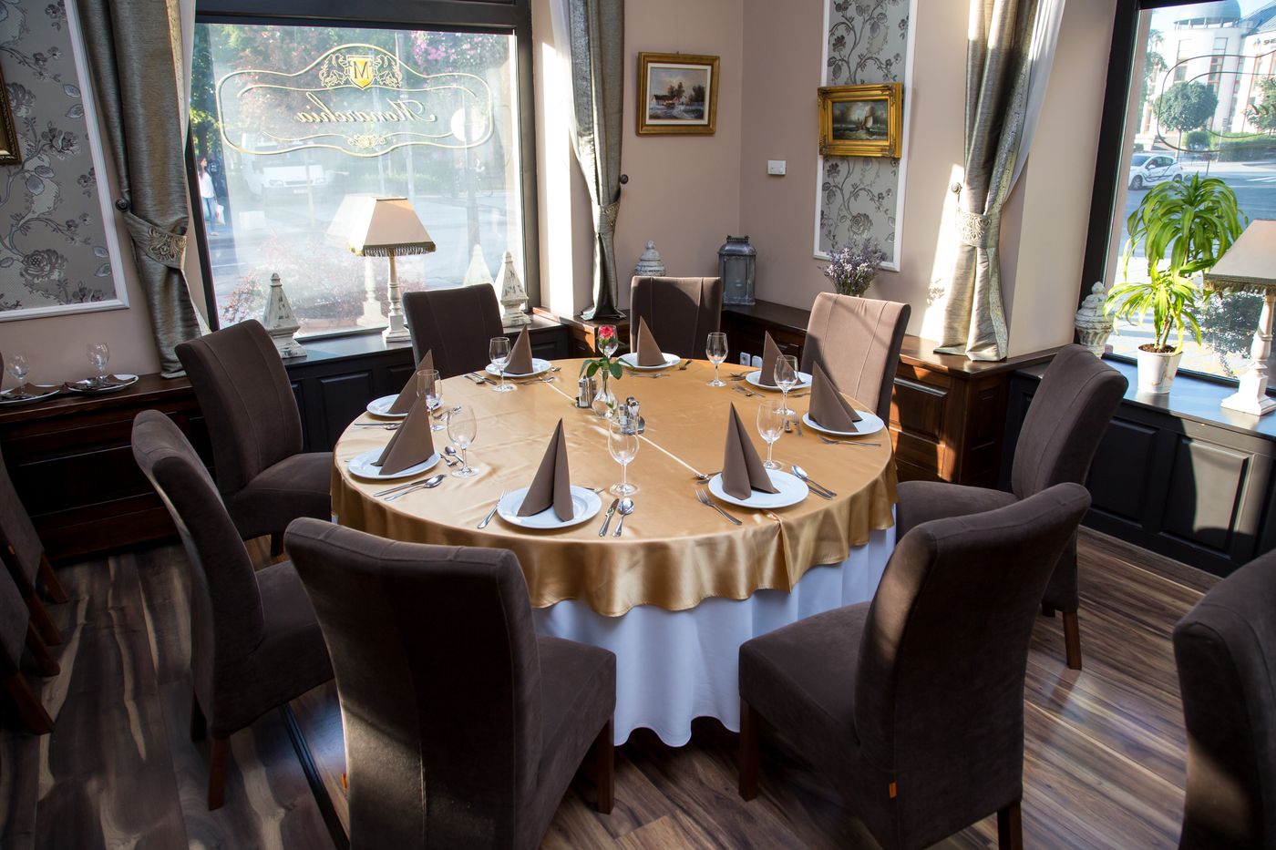 Queen-Elizabeth-Hotel-Restaurant-18