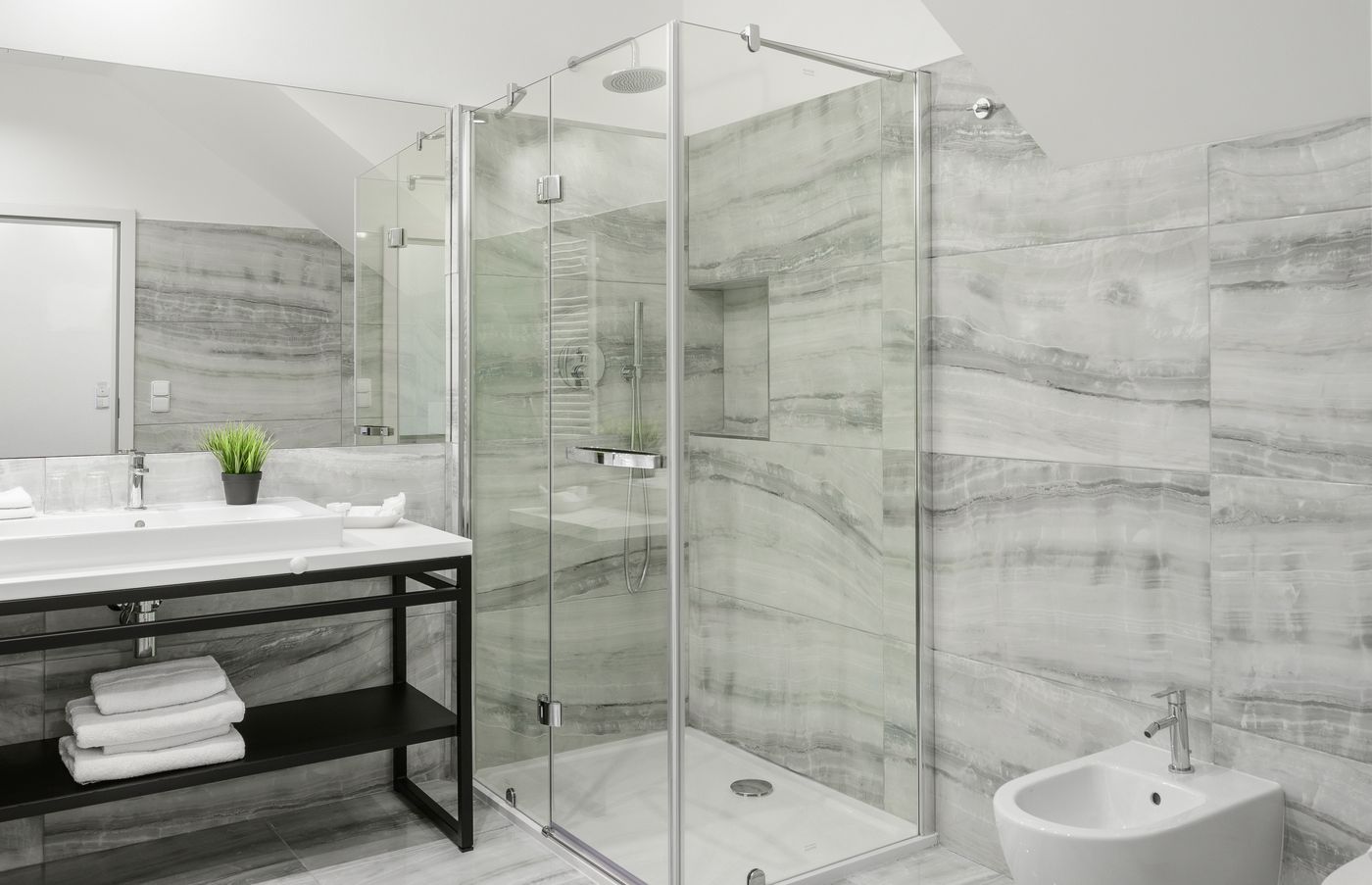 Hotel-Garden-Court-Room-41