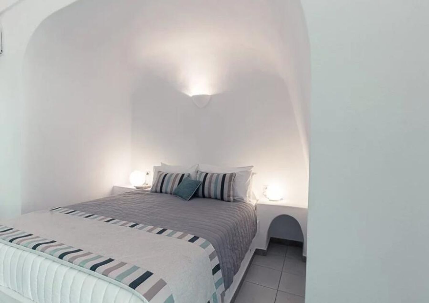 La-Maltese-Private-House-Room-8