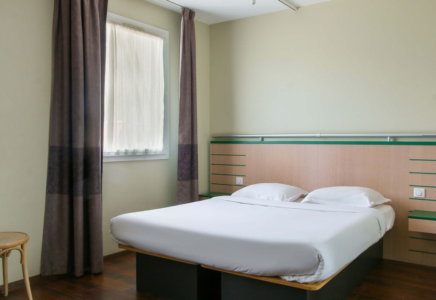 B&B HOTEL Aubagne Gemenos-France-MARSEILLE-Room-6