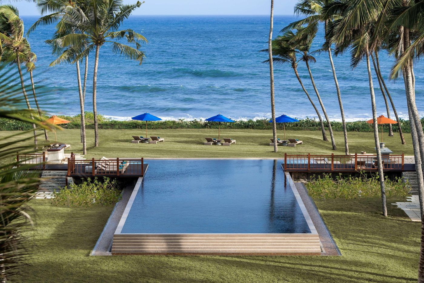 Shangri-La-Hambantota-Pool-4