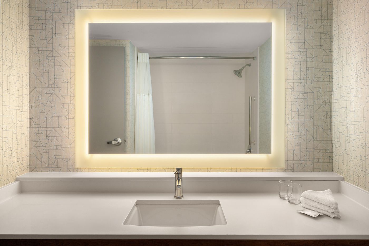 Holiday-Inn-Express-Vancouver-Airport-Richmond-Room-46