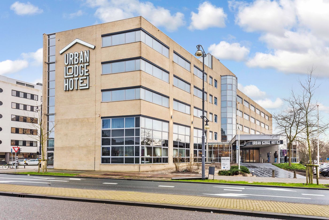 Urban-Lodge-Hotel-General-view-1