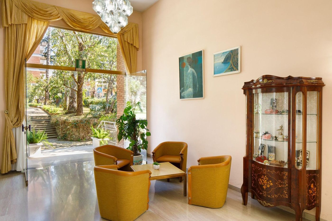 Grand-Hotel-Cesare-Augusto-Lobby-48