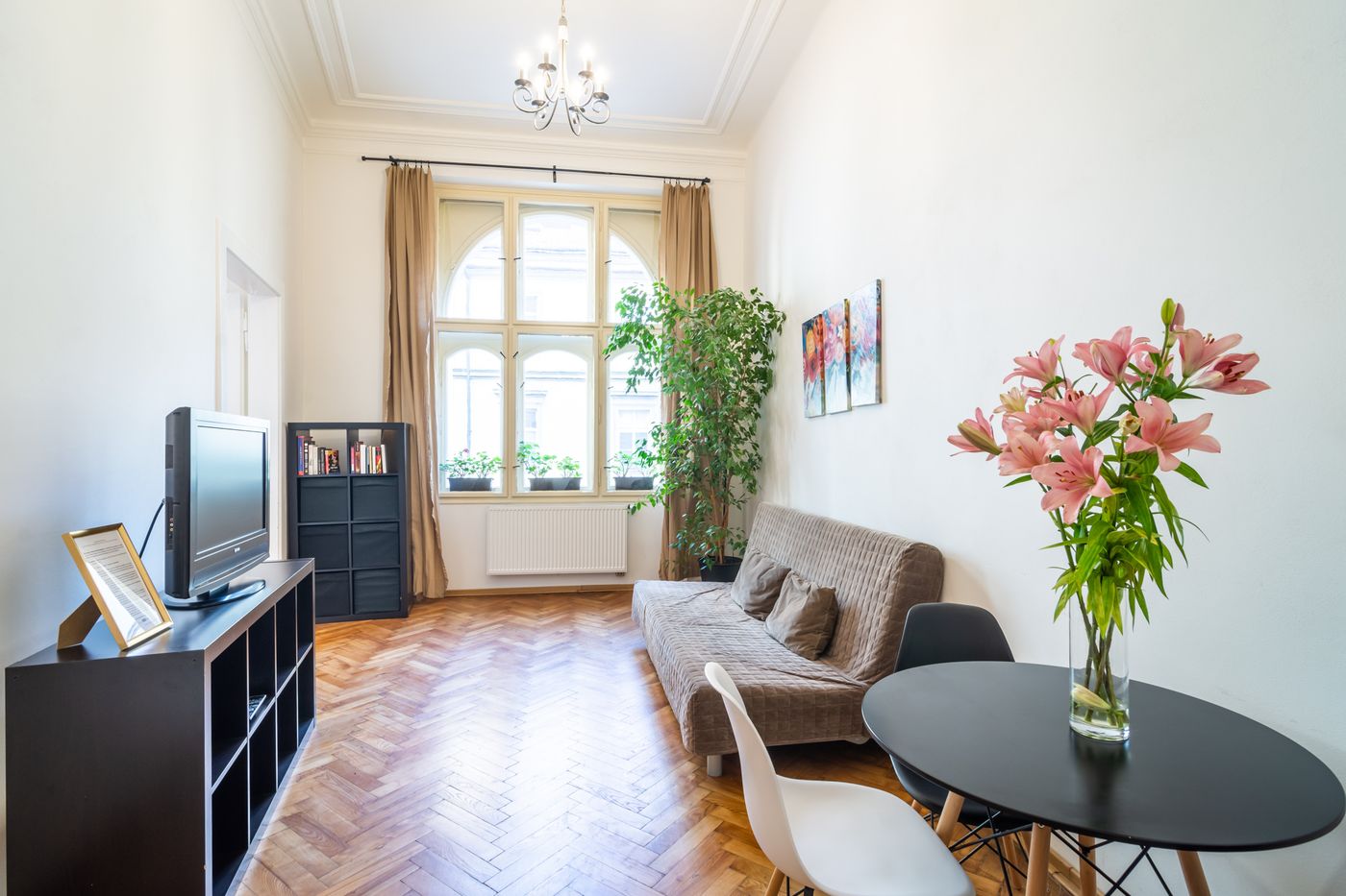 Royal-Road-Residence-Room-33