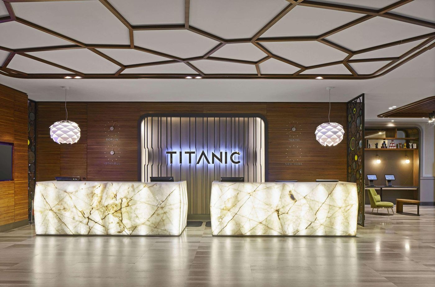Titanic-Chaussee-Berlin-Lobby-27