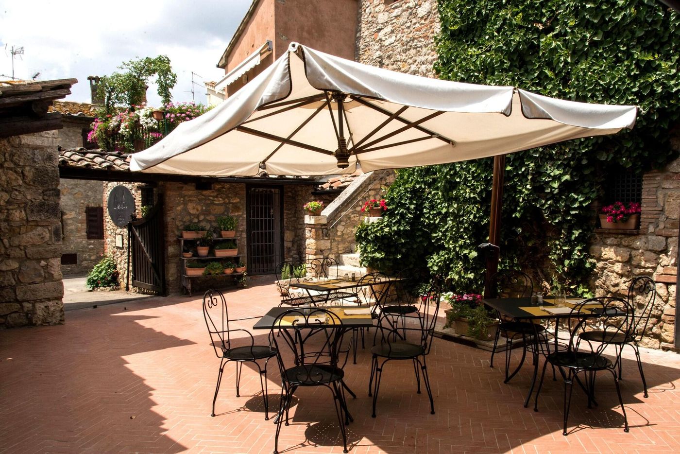 Albergo-Casalta-Terrace-11