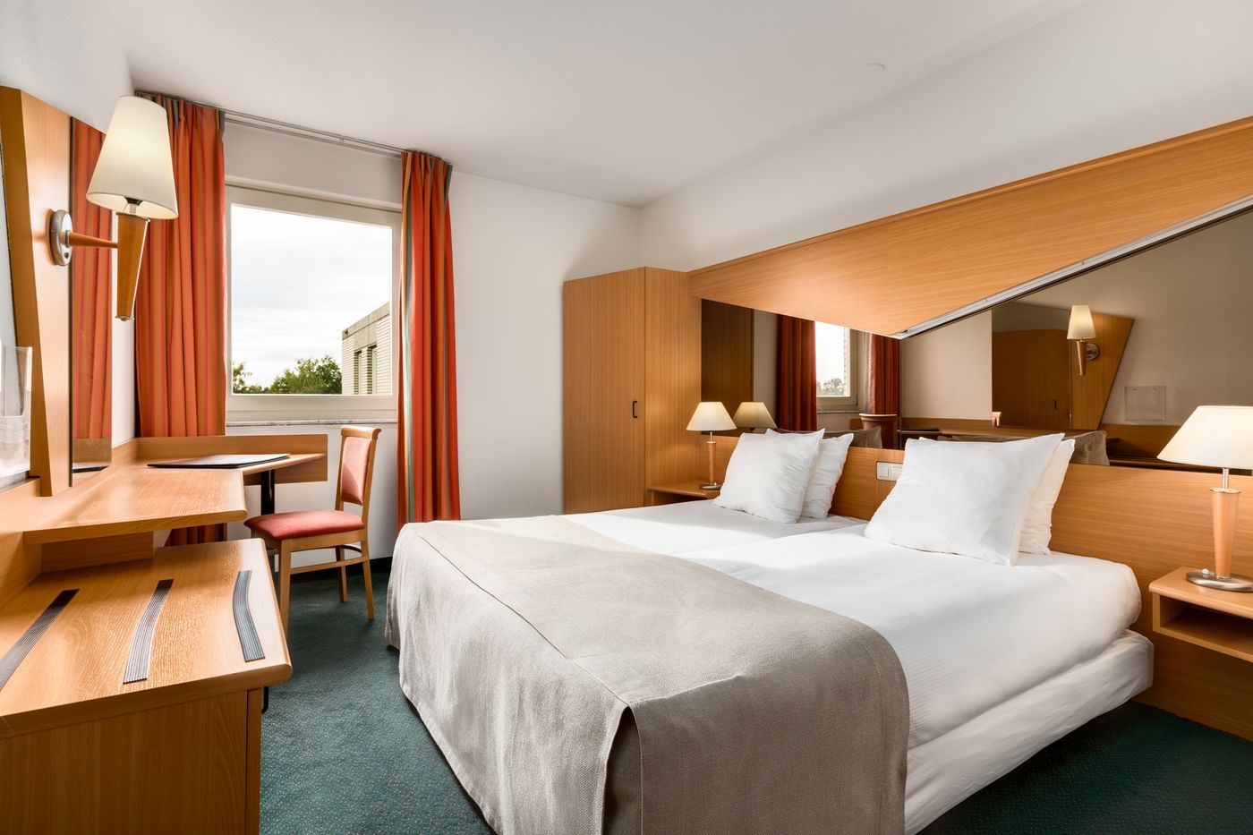 Best-Netherlands-BEST-Room-5