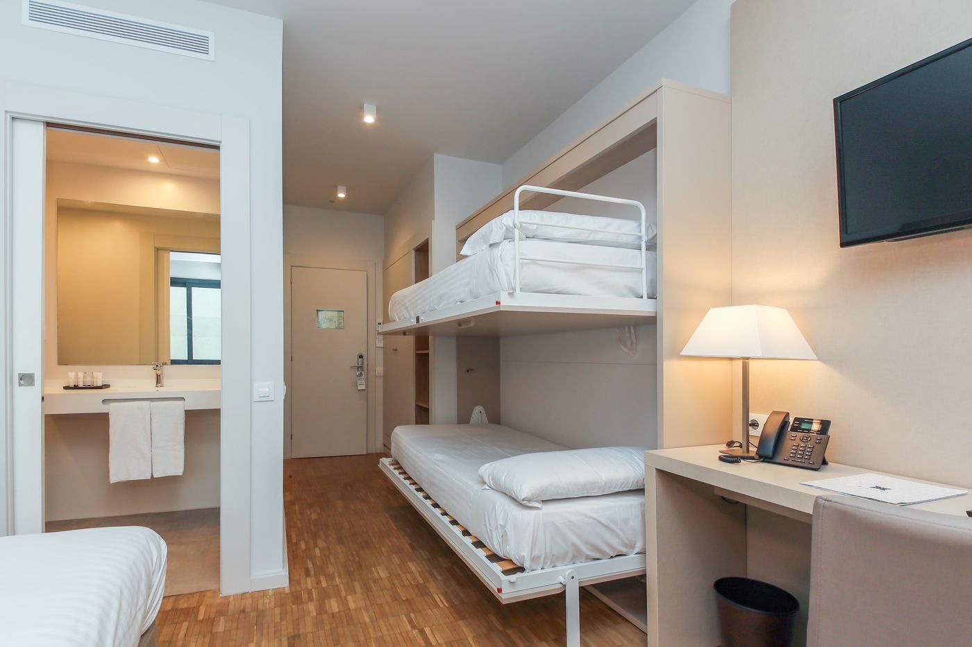 Lauria-Room-24