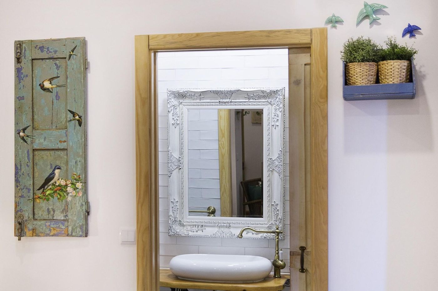 Ninho-Saloio-Room-44