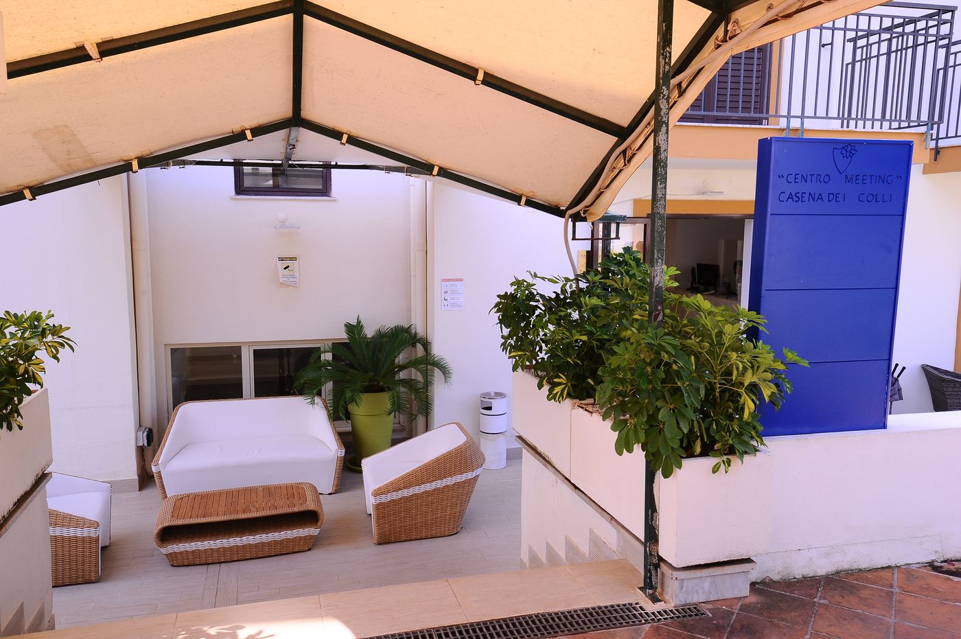 Casena-Dei-Colli--Sure-Hotel-Collection-by-Best-Western-Lobby-11