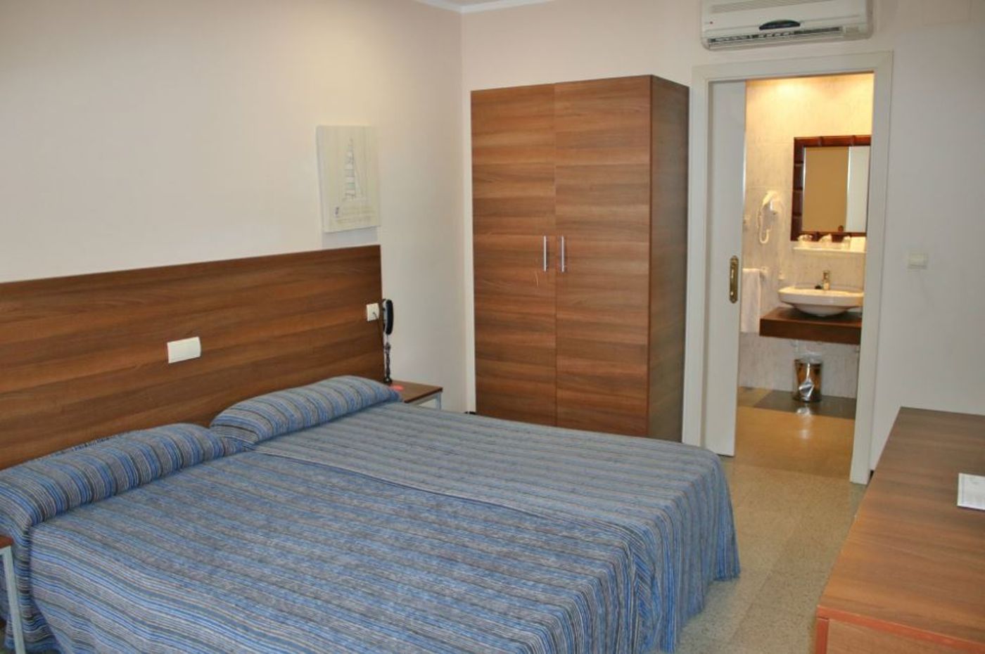 30-Degrees-Hotel-Espanya-Room-20